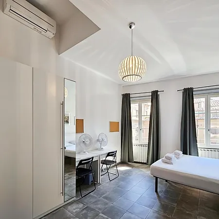 Third Floor San Lorenzo Apartment