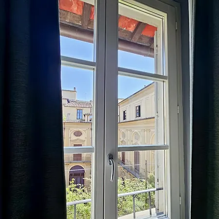 Third Floor San Lorenzo Apartment