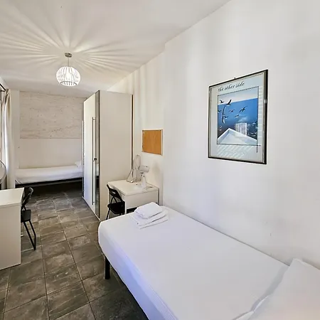 Third Floor San Lorenzo Apartment *
